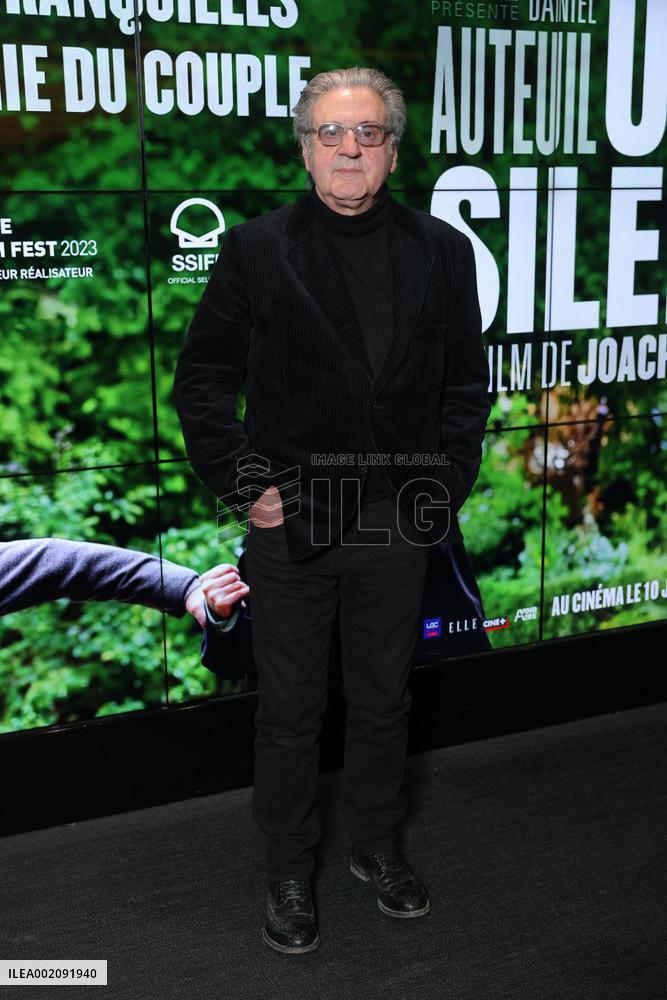Un Silence Premiere - Paris