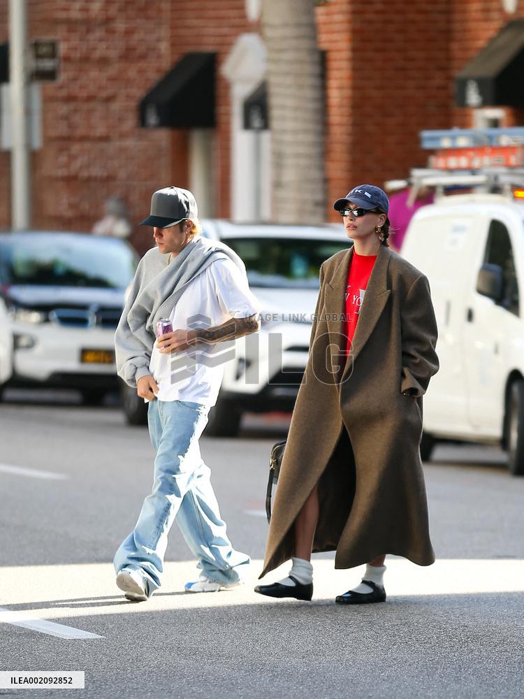 Justin Bieber And Hailey Bieber Run Errands - LA