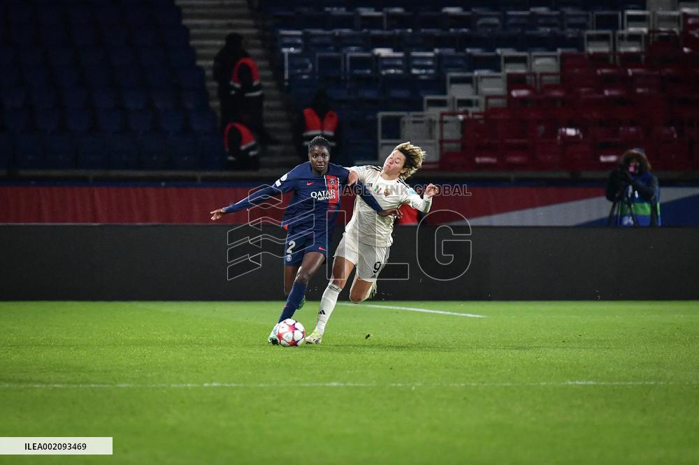 Women's Champions League - PSG v AS Roma
