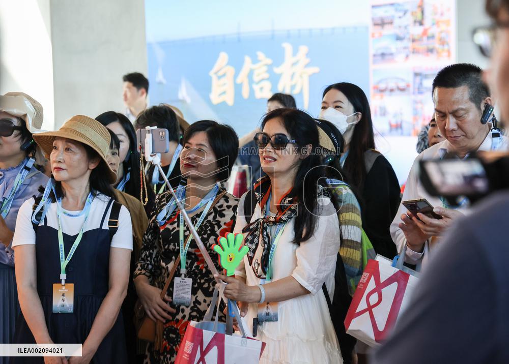 CHINA-HONG KONG-ZHUHAI-MACAO BRIDGE-TOUR (CN)