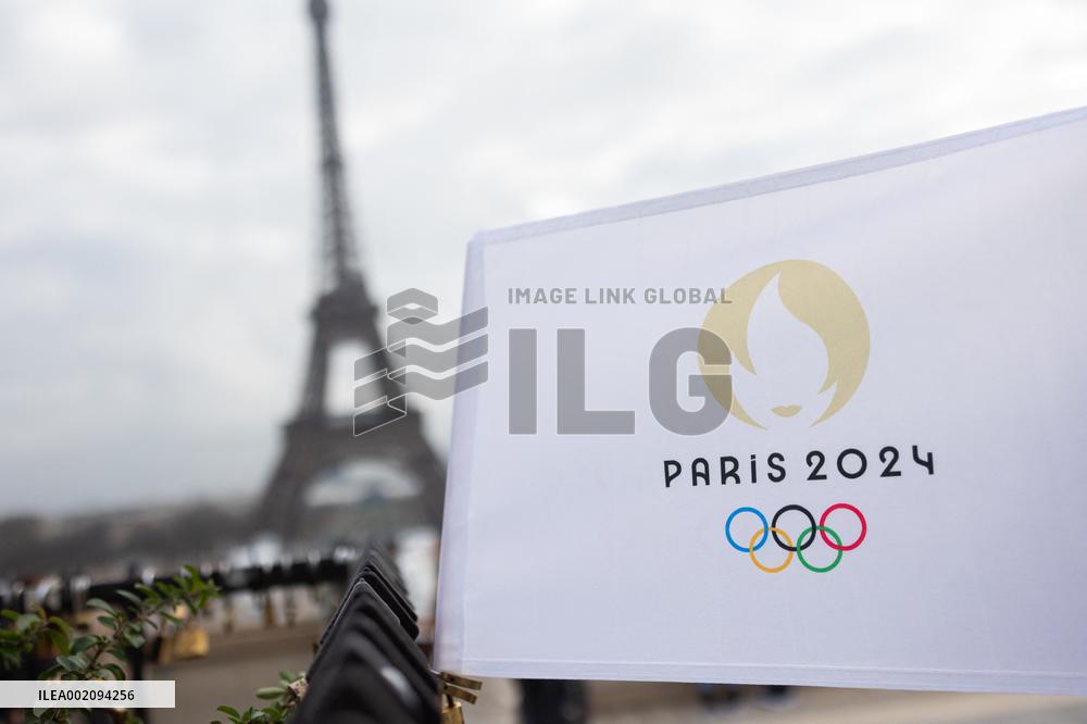 Illustrations of Paris 2024 Olympic Goodies - Paris