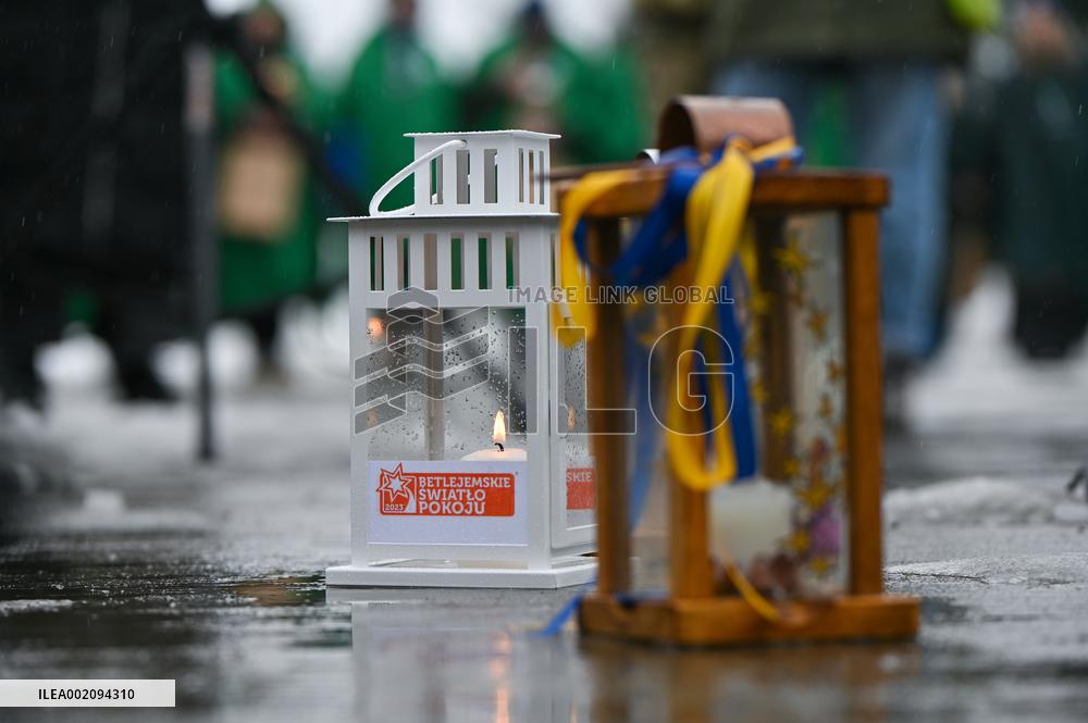 Bethlehem Peace Light at Ukraine-Poland border