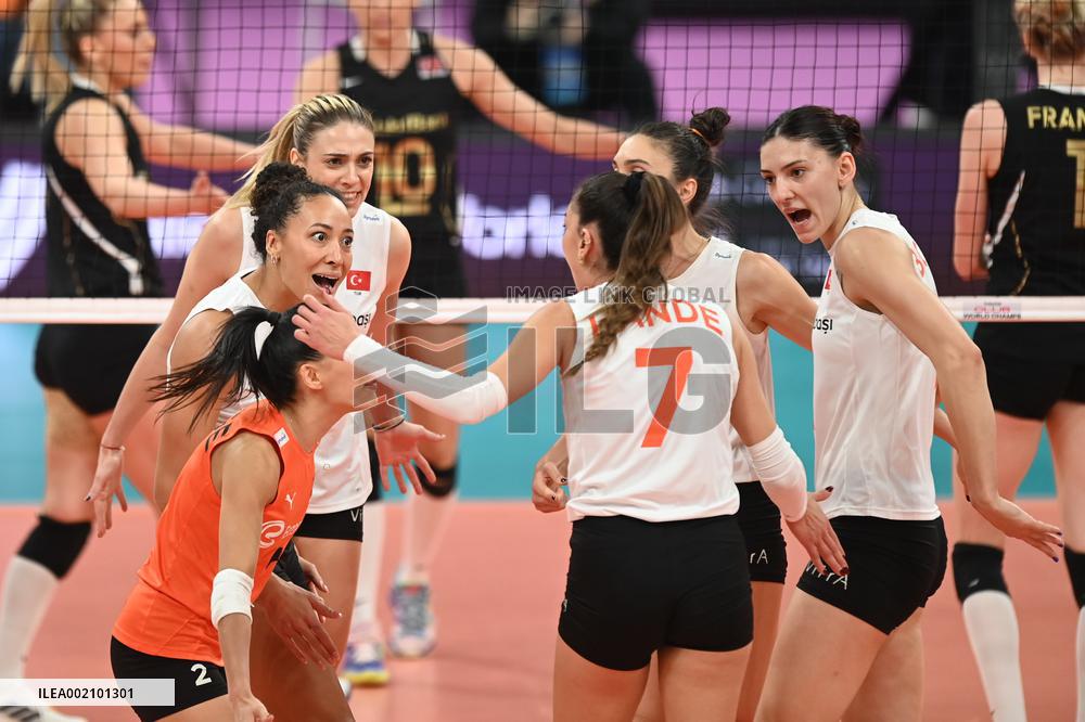 (SP)CHINA-HANGZHOU-VOLLEYBALL-FIVB WOMEN'S CLUB WORLD CHAMPIONSHIP-VAKIFBANK VS ECZACIBASI