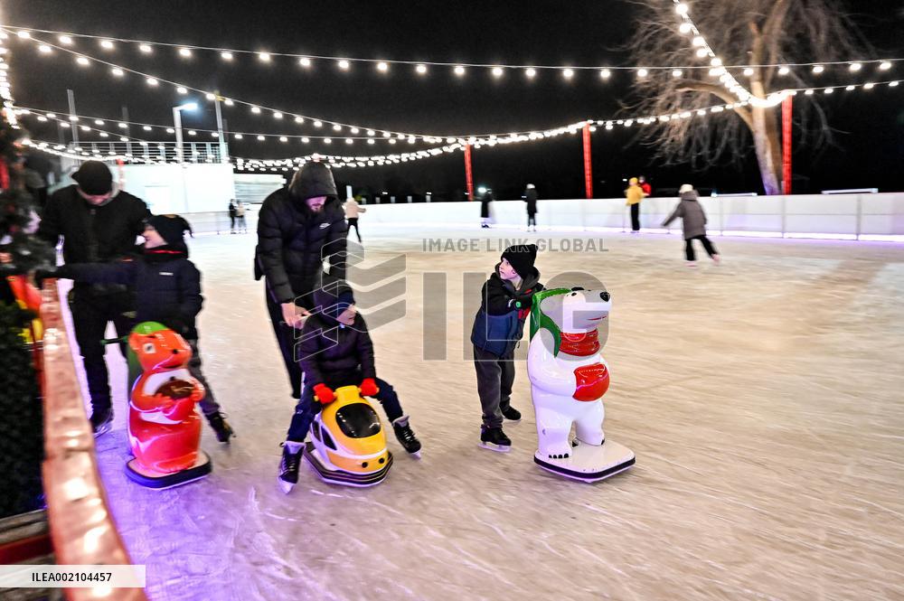 Open-air skating rink opens in Zaporizhzhia
