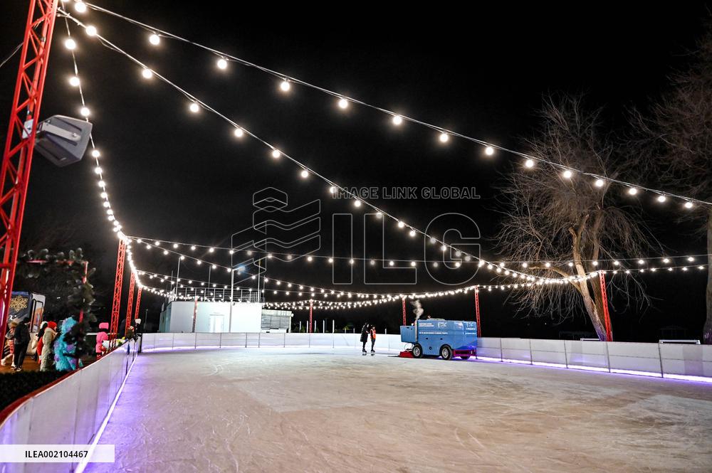 Open-air skating rink opens in Zaporizhzhia