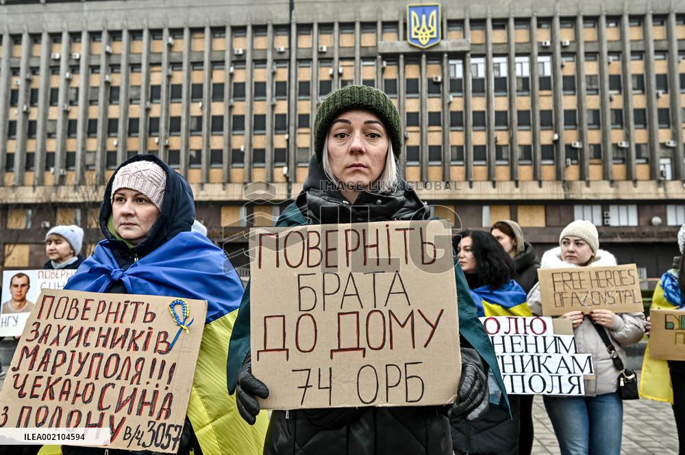 Action in support of captured Mariupol defenders held in Zaporizhzhia