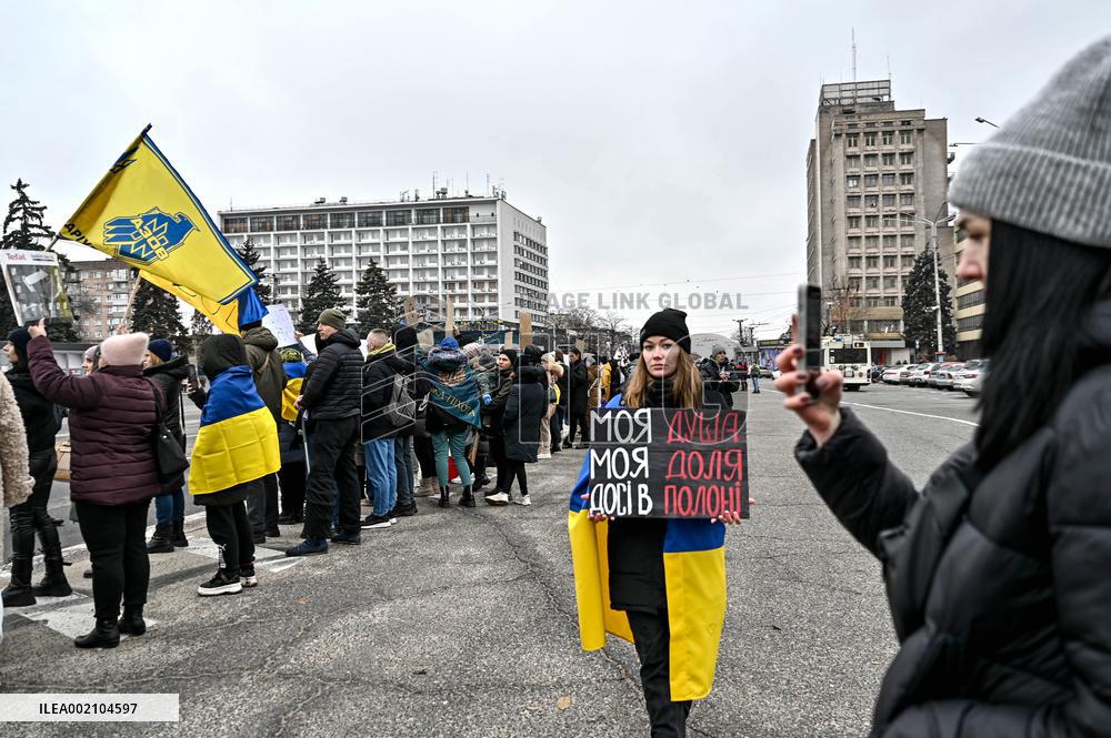 Action in support of captured Mariupol defenders held in Zaporizhzhia