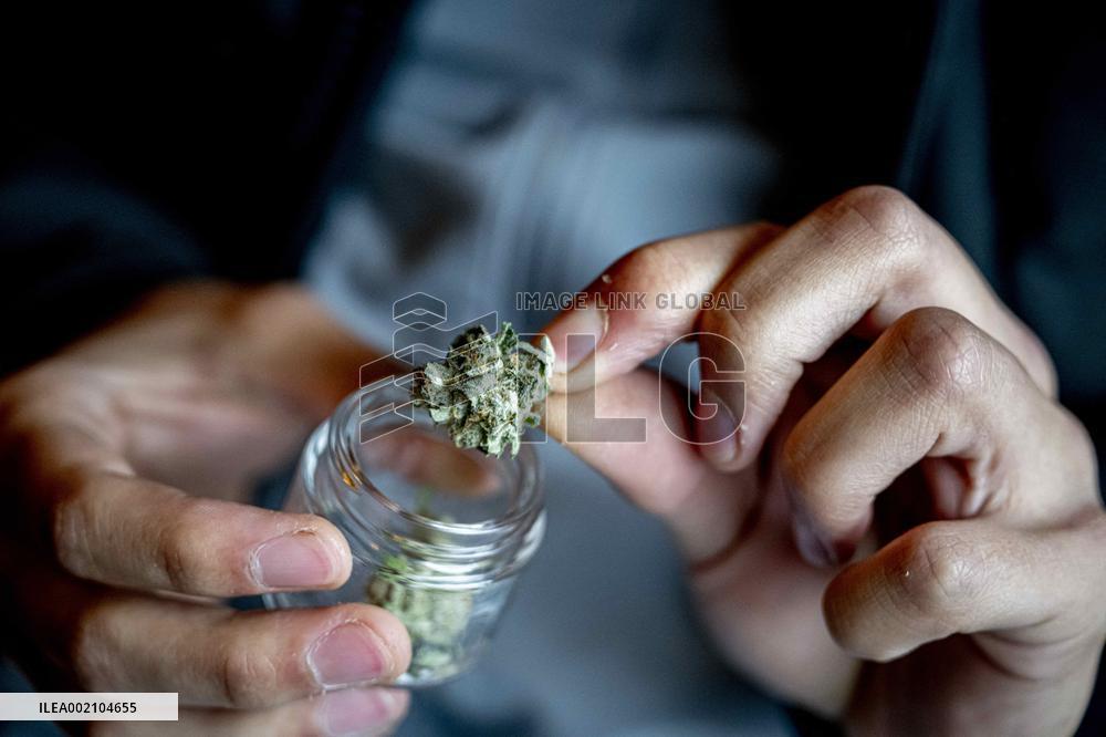 Pot Smokers Can Buy Legally Grown Pot In The Netherlands For The First Time