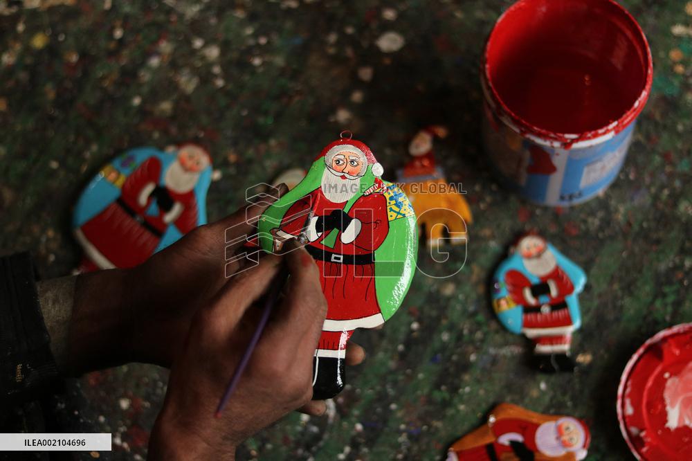 Manufacturing Christmas Decorations - India