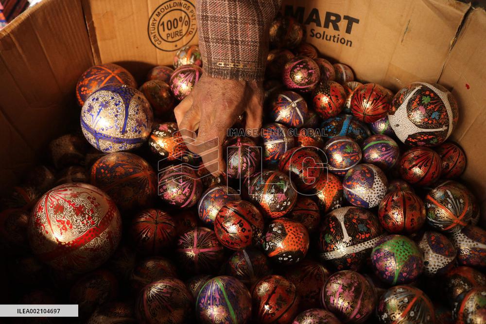 Manufacturing Christmas Decorations - India