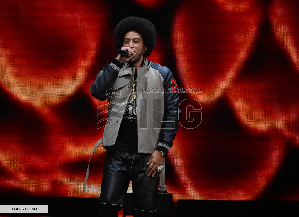 iHeartRadio Y100’s Jingle Ball - Sunris