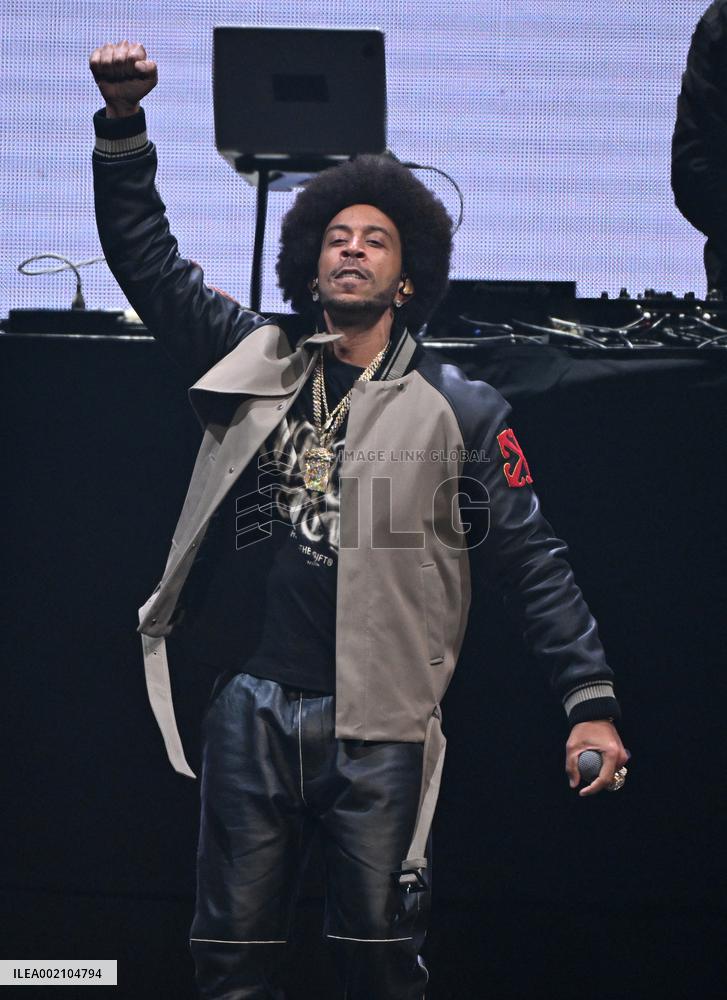 iHeartRadio Y100’s Jingle Ball - Sunris