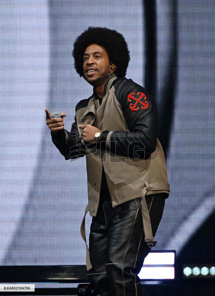 iHeartRadio Y100’s Jingle Ball - Sunris