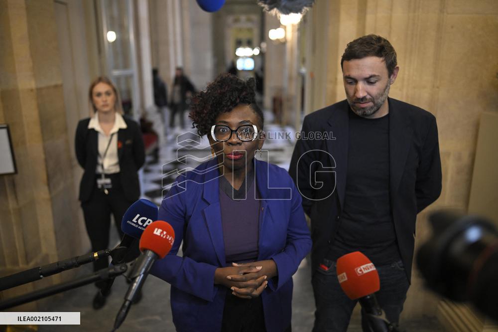 Pending meeting of Joint Committee on bill to control immigration - Paris