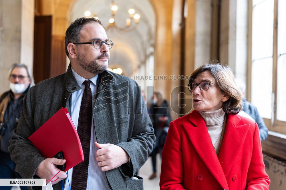 Ministers Visit The Maison Sport Sante At The Hotel-Dieu - Paris