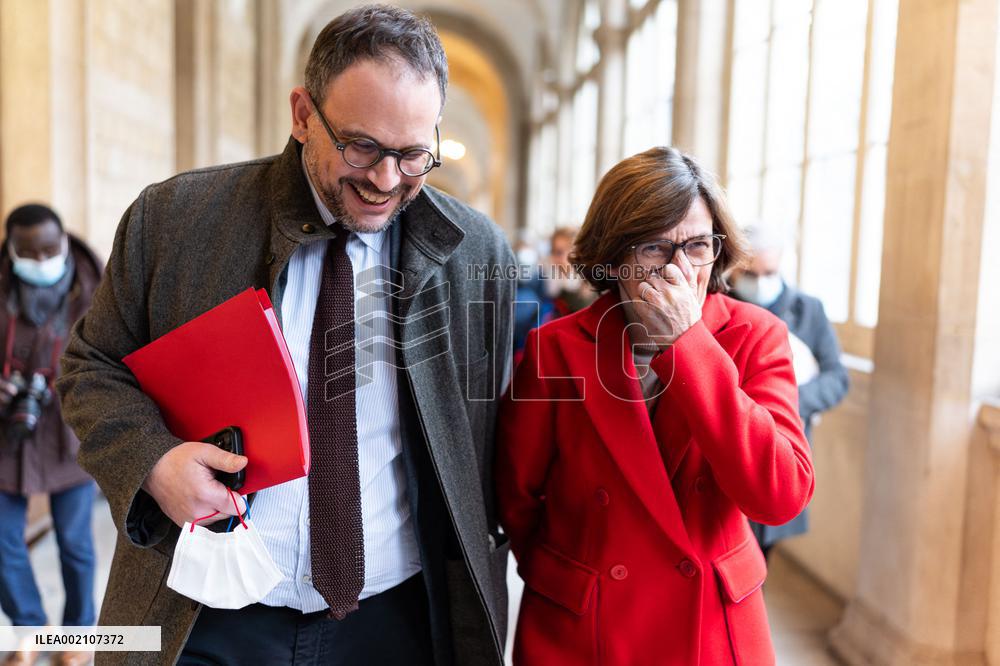 Ministers Visit The Maison Sport Sante At The Hotel-Dieu - Paris