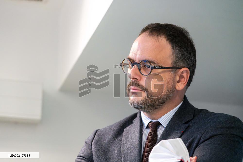 Ministers Visit The Maison Sport Sante At The Hotel-Dieu - Paris