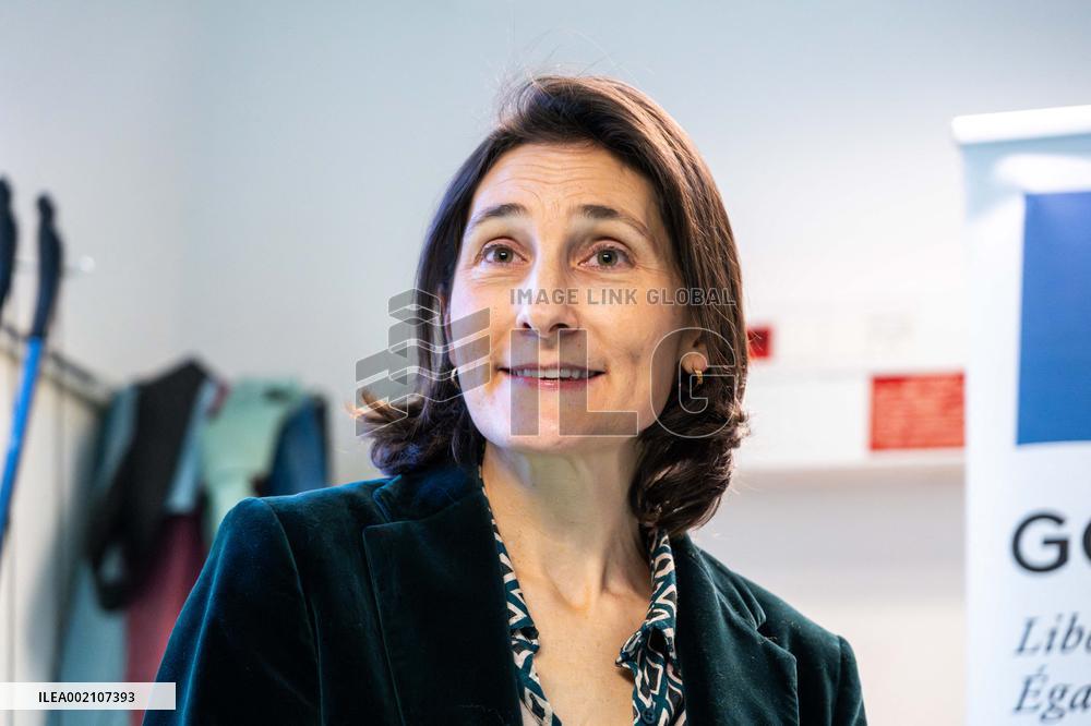 Ministers Visit The Maison Sport Sante At The Hotel-Dieu - Paris