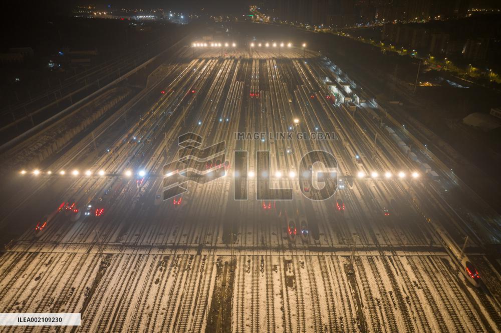 High Speed Trains Cope With Cold Waves in Nanjing