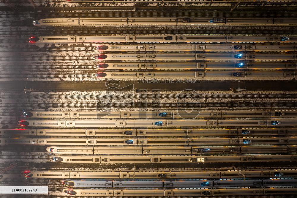 High Speed Trains Cope With Cold Waves in Nanjing