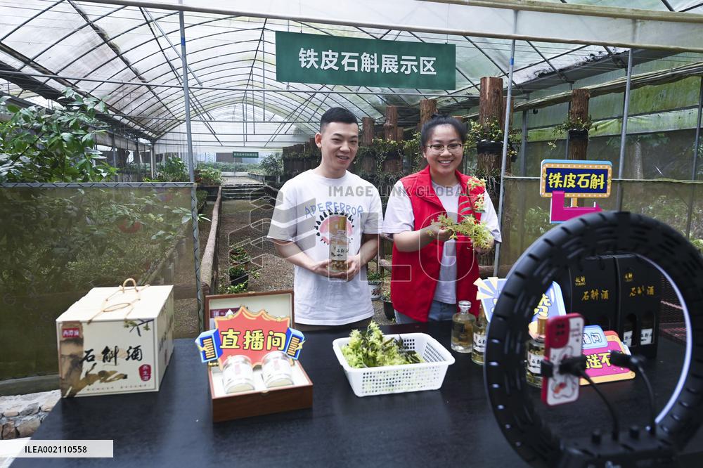 Xinhua Headlines: 10 sets of data decoding China's transformation in the new era