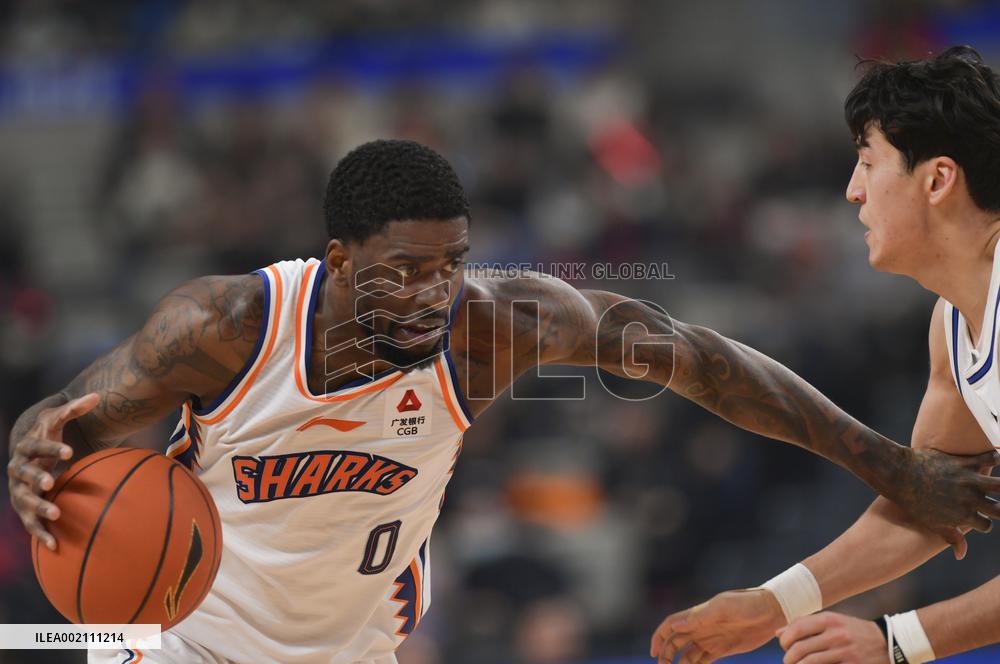 (SP)CHINA-URUMQI-BASKETBALL-CBA-XINJIANG VS SHANGHAI (CN)