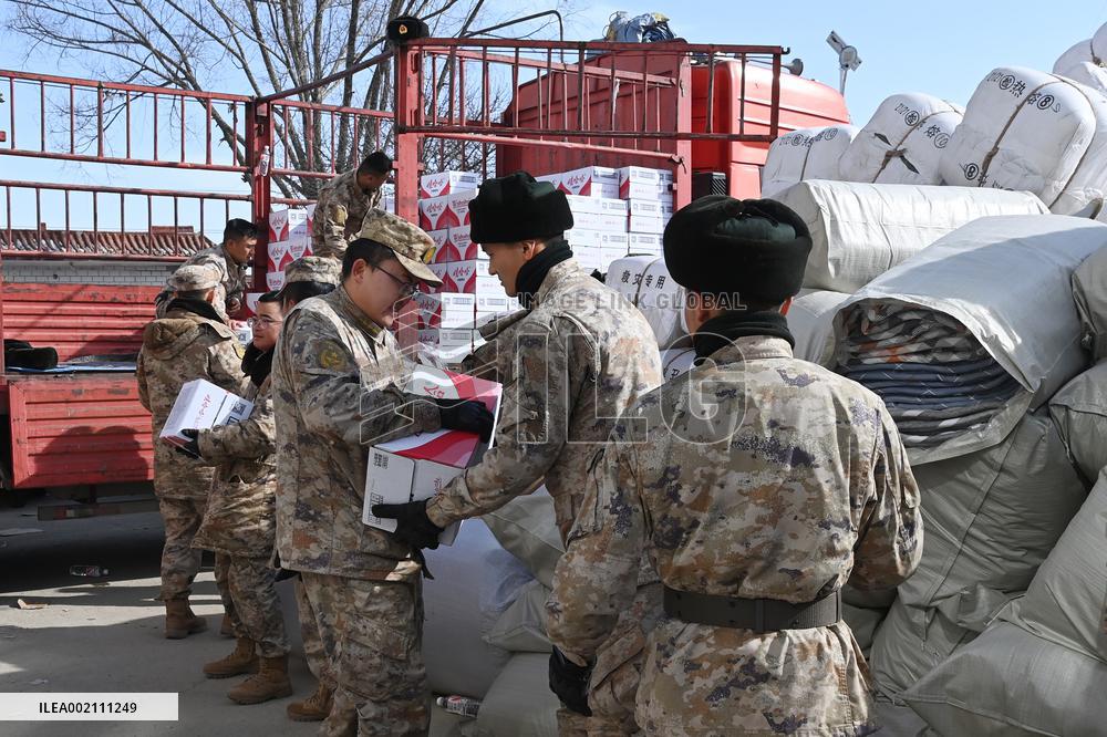 (FOCUS) CHINA-GANSU-JISHISHAN-EARTHQUAKE-EMERGENCY RELIEF MATERIALS (CN)