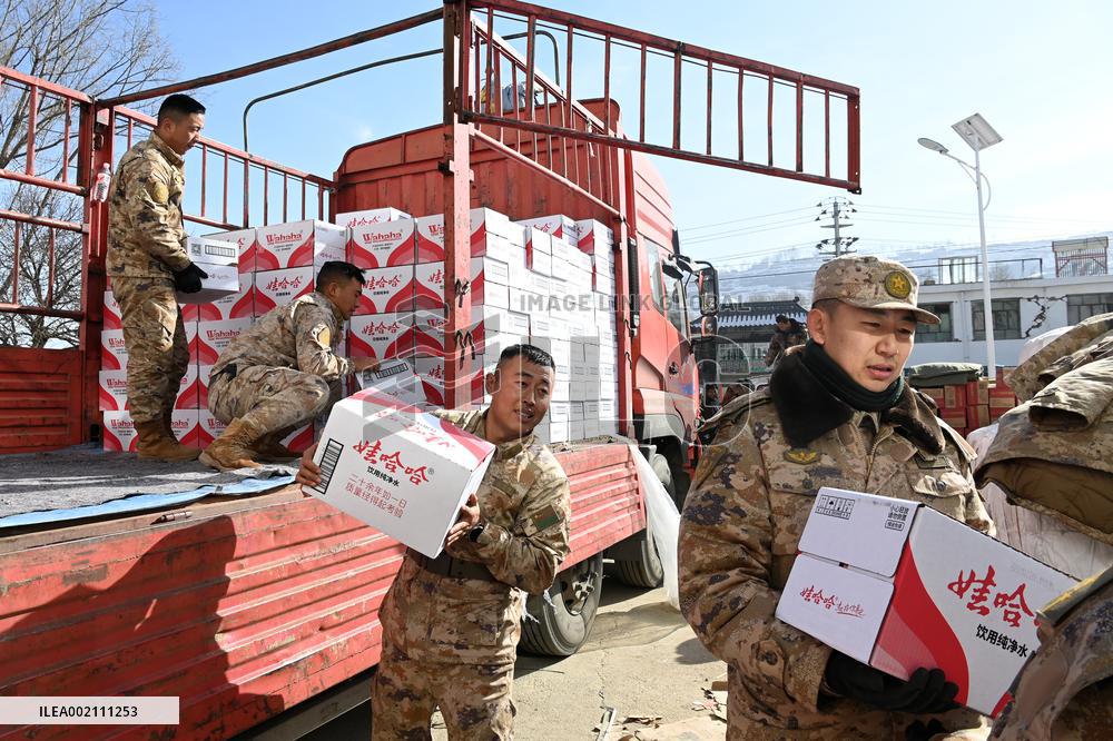(FOCUS) CHINA-GANSU-JISHISHAN-EARTHQUAKE-EMERGENCY RELIEF MATERIALS (CN)