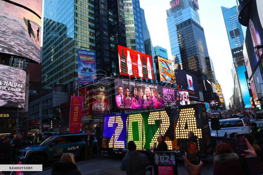 2024 Official New Year Numerals - Times Square