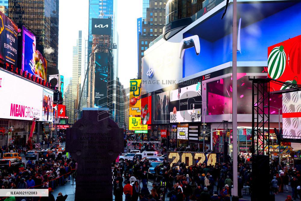 2024 Official New Year Numerals - Times Square