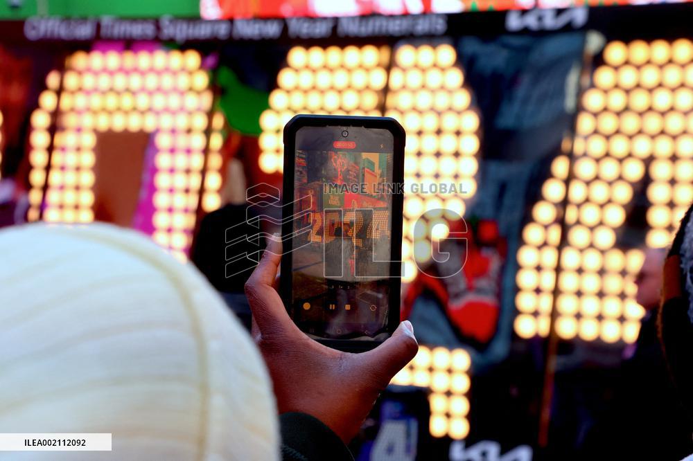 2024 Official New Year Numerals - Times Square