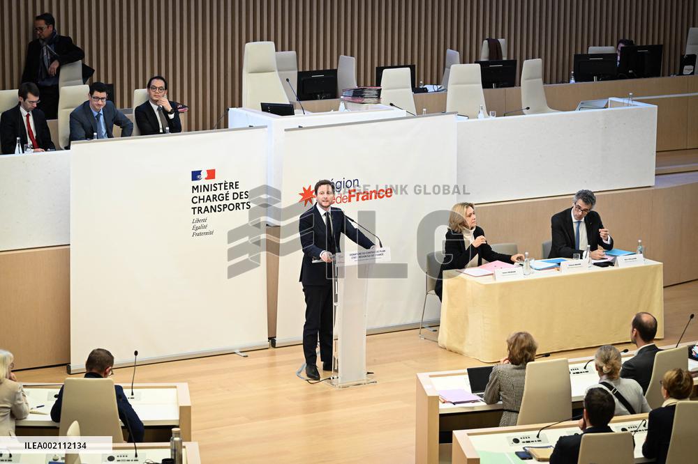 Clement Beaune and Valerie Pecresse at the Ile-de-France Regional Council Meeting