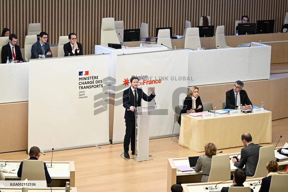 Clement Beaune and Valerie Pecresse at the Ile-de-France Regional Council Meeting