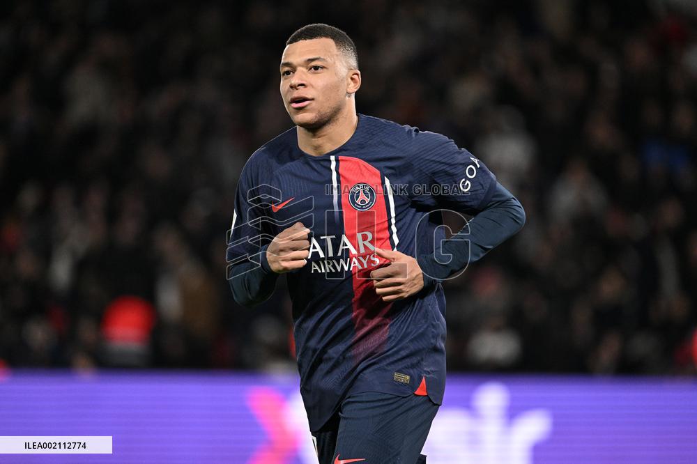 (SP)FRANCE-PARIS-FOOTBALL-FRENCH LEAGUE 1-PSG VS METZ