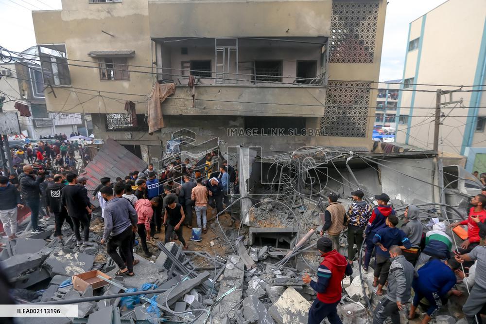 Death Toll Passes 20,000 - Gaza