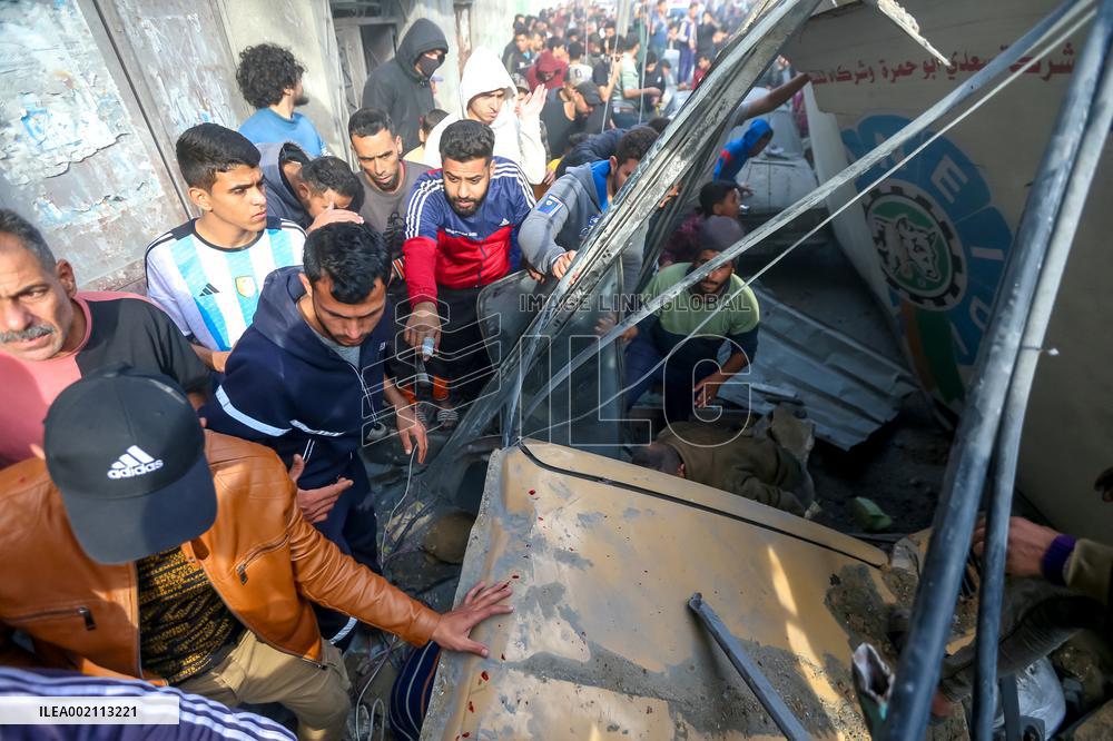 Death Toll Passes 20,000 - Gaza