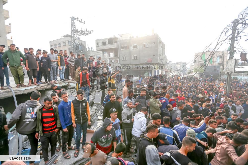 Death Toll Passes 20,000 - Gaza