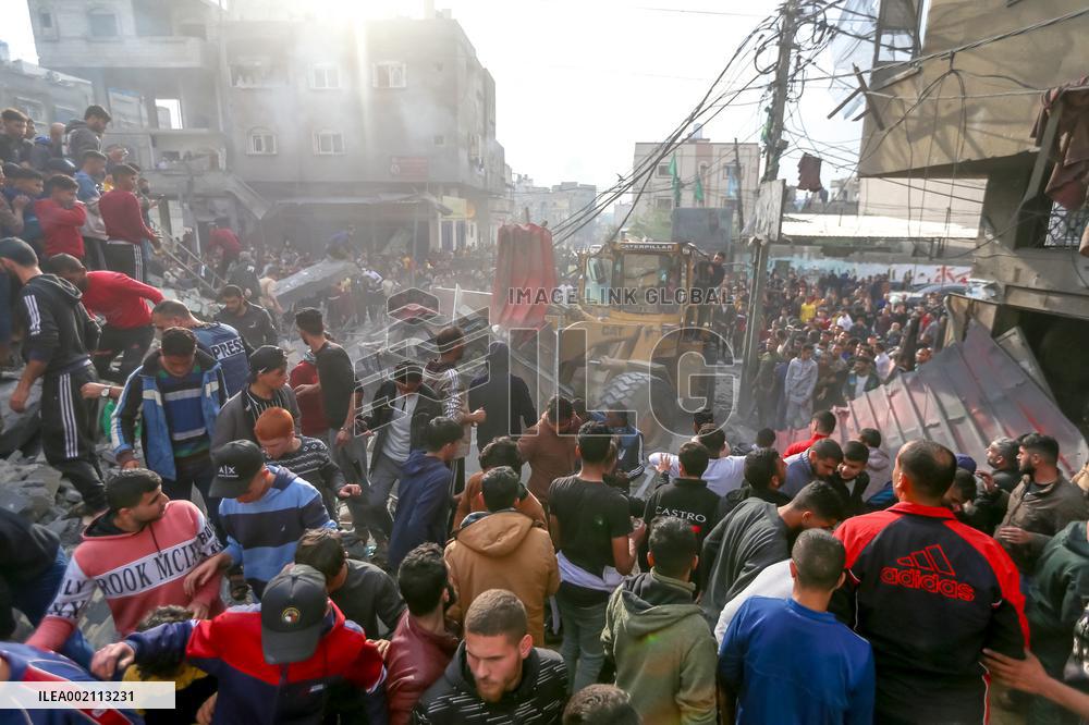 Death Toll Passes 20,000 - Gaza