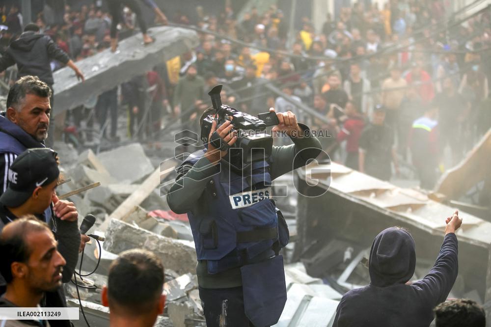 Death Toll Passes 20,000 - Gaza