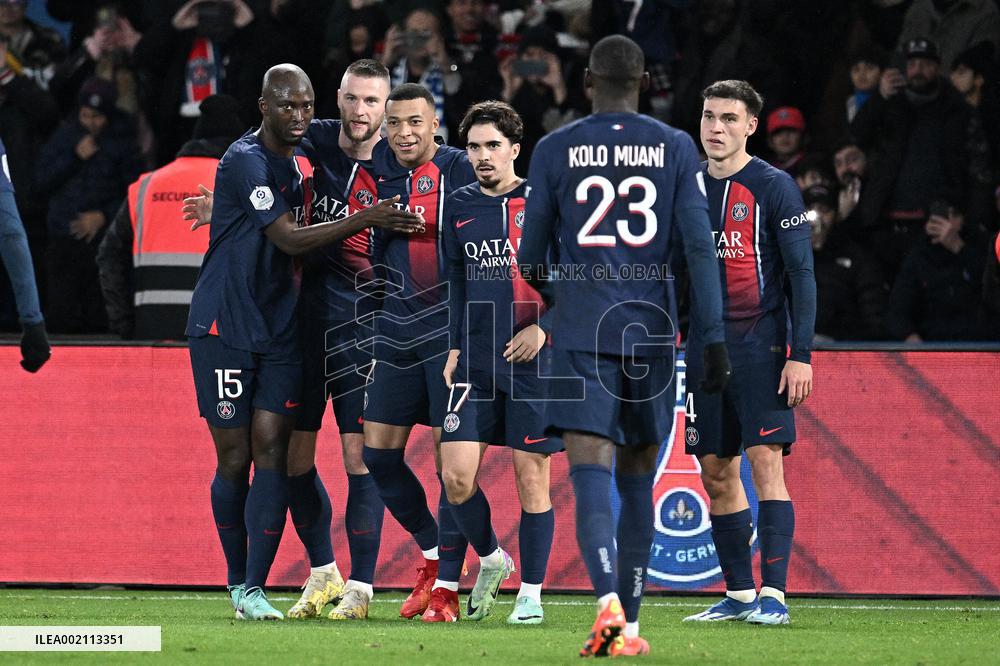 Ligue 1 match between, Paris Saint Germain " "PSG" and FC Metz