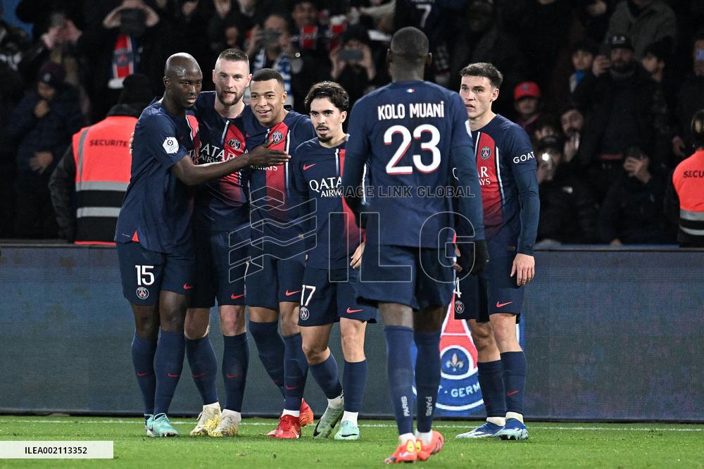 Ligue 1 match between, Paris Saint Germain " "PSG" and FC Metz