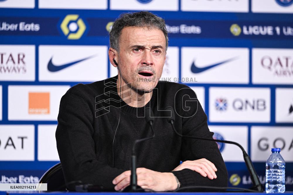 Ligue 1 - PSG v Metz