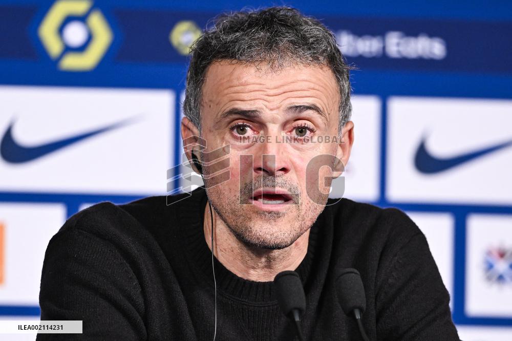 Ligue 1 - PSG v Metz