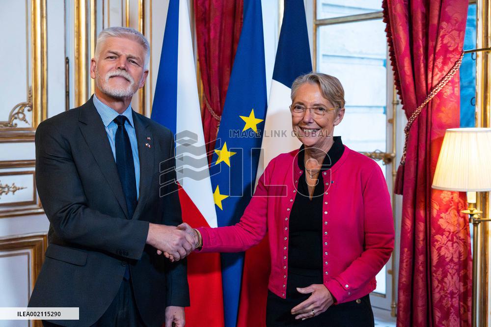 PM Borne Receives Czech President Pavel - Paris