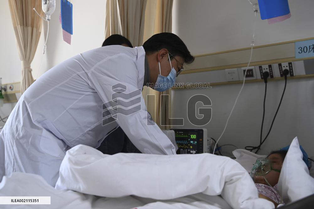 (FOCUS) CHINA-GANSU-JISHISHAN COUNTY-EARTHQUAKE-MEDICAL TREATMENTS (CN)