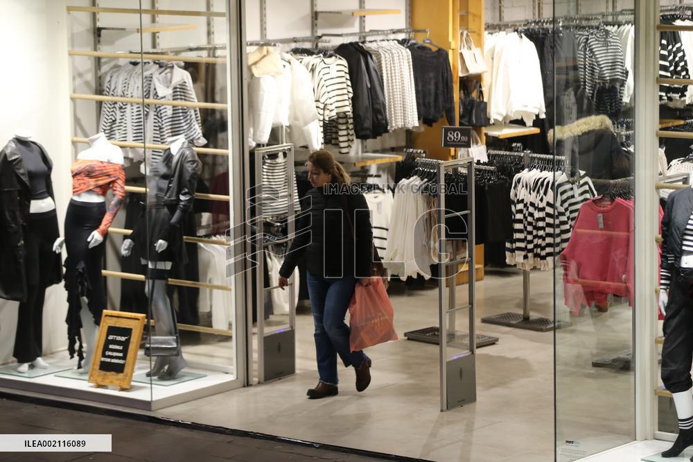 TÜRKIYE-ANKARA-HOLIDAY SHOPPING-ECONOMIC CHILL