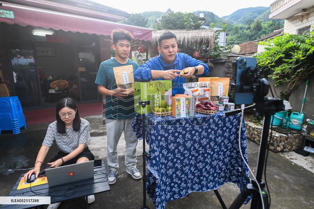 (ChineseToday) CHINA-RURAL REVITALIZATION-YOUTH (CN)