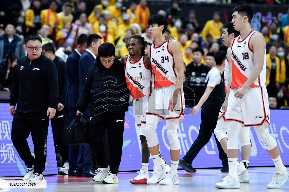 (SP)CHINA-CHANGCHUN-BASKETBALL-CBA-JILIN VS JIANGSU (CN)