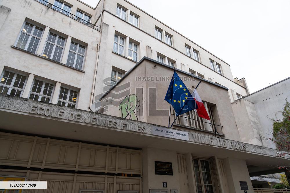 Paris mayor visits emergency shelter - Paris