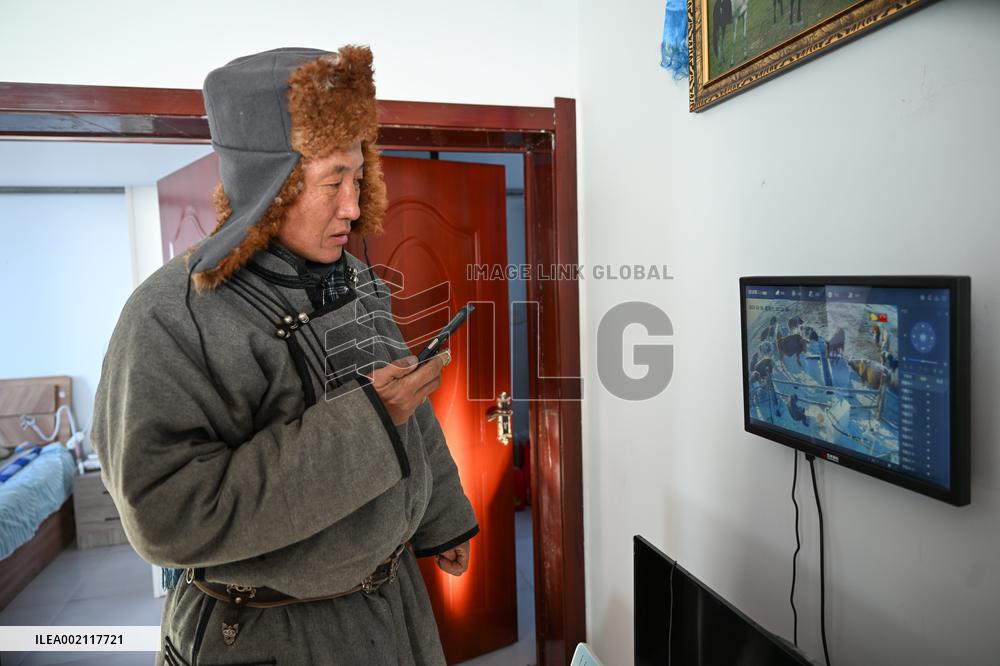 CHINA-INNER MONGOLIA-HULUN BUIR-HERDSMEN-HORSE RACING (CN)